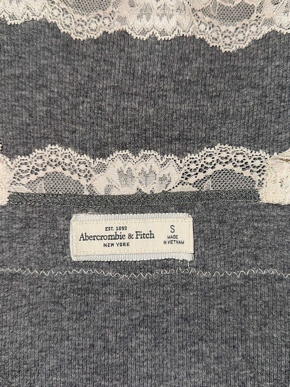 Pristine Abercrombie Fitch Cami Tank Top Size Small Baby Doll Lace Trim Y2K - Picture 5 of 9